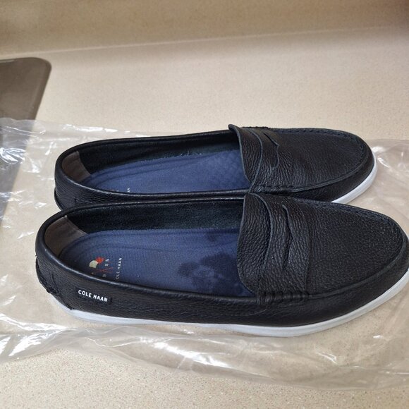 COLE HAAN LOAFERS. - Picture 2 of 4